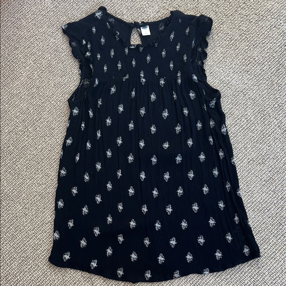 Black Sleeveless Top with smocking